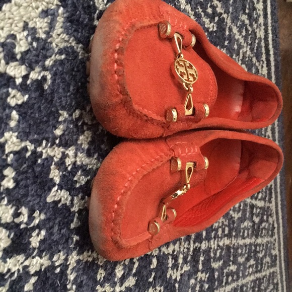 Orange suede TORY BURCH 7.5 drivers gold hardware - Picture 3 of 10